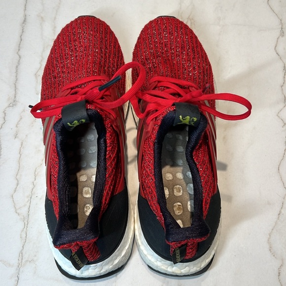 Adidas Ultraboost “Game of Thrones” Edition with Gold Accents (Size 8). - Picture 7 of 10
